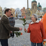 Rozdávání růží s pane Sobotkou v Havlíčkově Brodě